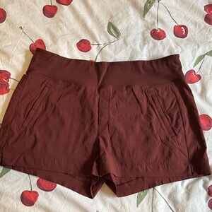 Athleta Trekkie North Short